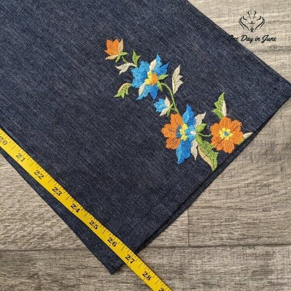 Jones Wear Jeans Embroidered Boot Cut Jeans Size 10 - Picture 5 of 6